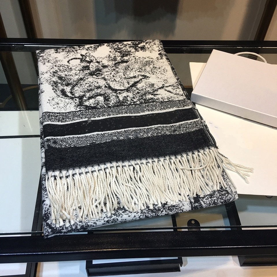 Classic Women Designer Scarf 100% Cashmere Scarves For Winter Warm Echarpe Women Long Animal Pashmina With Box