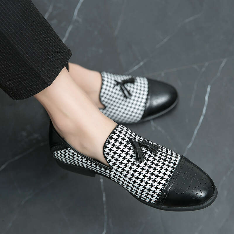 Men's in plus size, casual fashionable men's foot covers, tassel leather shoes, British style hairstylist, sequined trendy shoes