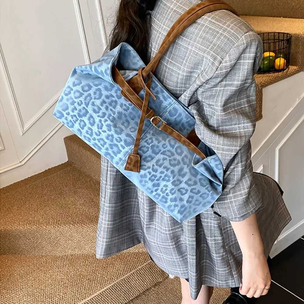 Trendy PU Leopard Print Tote Bag Versatile Large Capacity Womens Shoulder Bag Casual Satchel Daily Z251104