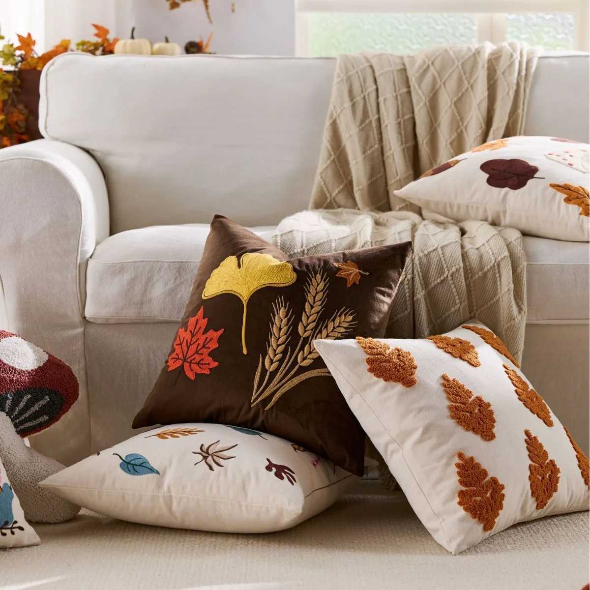 Autumn Thanksgiving Pillowcase Fashion Jacquard Embroidery Maple Leaf Throw Cushion Cover Headboard Pillowcases 30x50/45x45cm Y251105