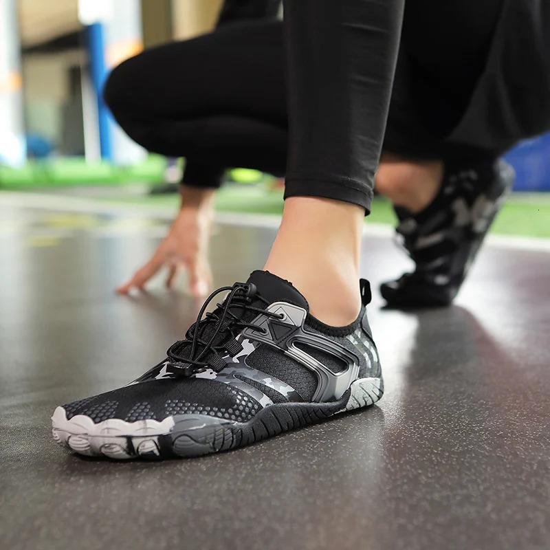 Outdoor Beach Aqua Shoes Quick Dry Upstream Wading Shoes Breathable Creek Tracing Water Shoes Non-Slip Five Finger Shoes 250402