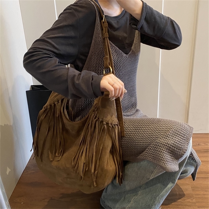 Womens shoulder bag Bohemian style tassel womens bag large capacity handbag fashionable handbag 251027