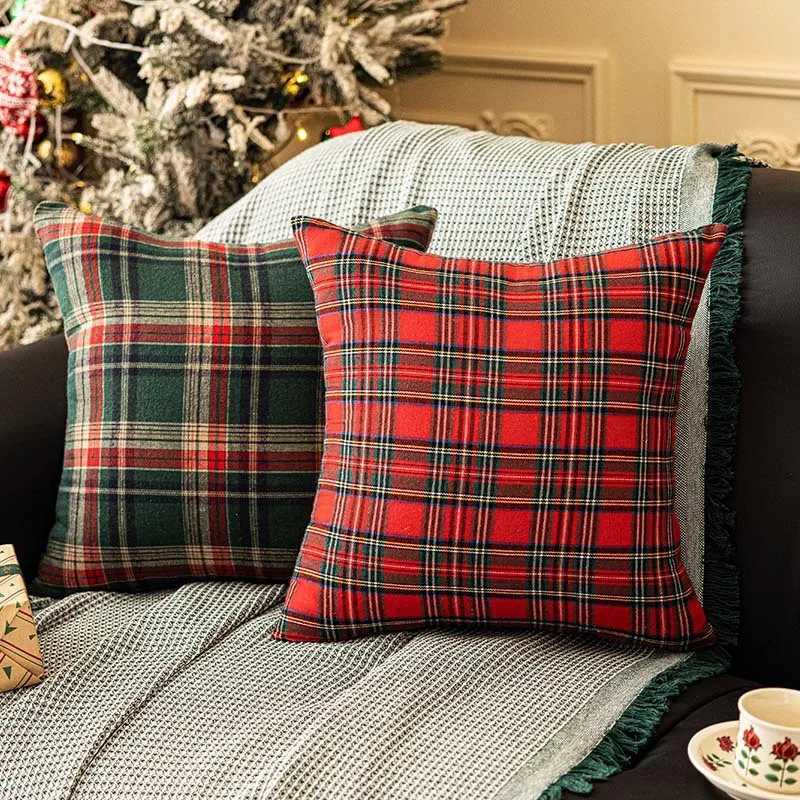 Christmas Pillow with Core Festive Party 3D Red Plaid Simple Christmas Decoration Pillow Y251105
