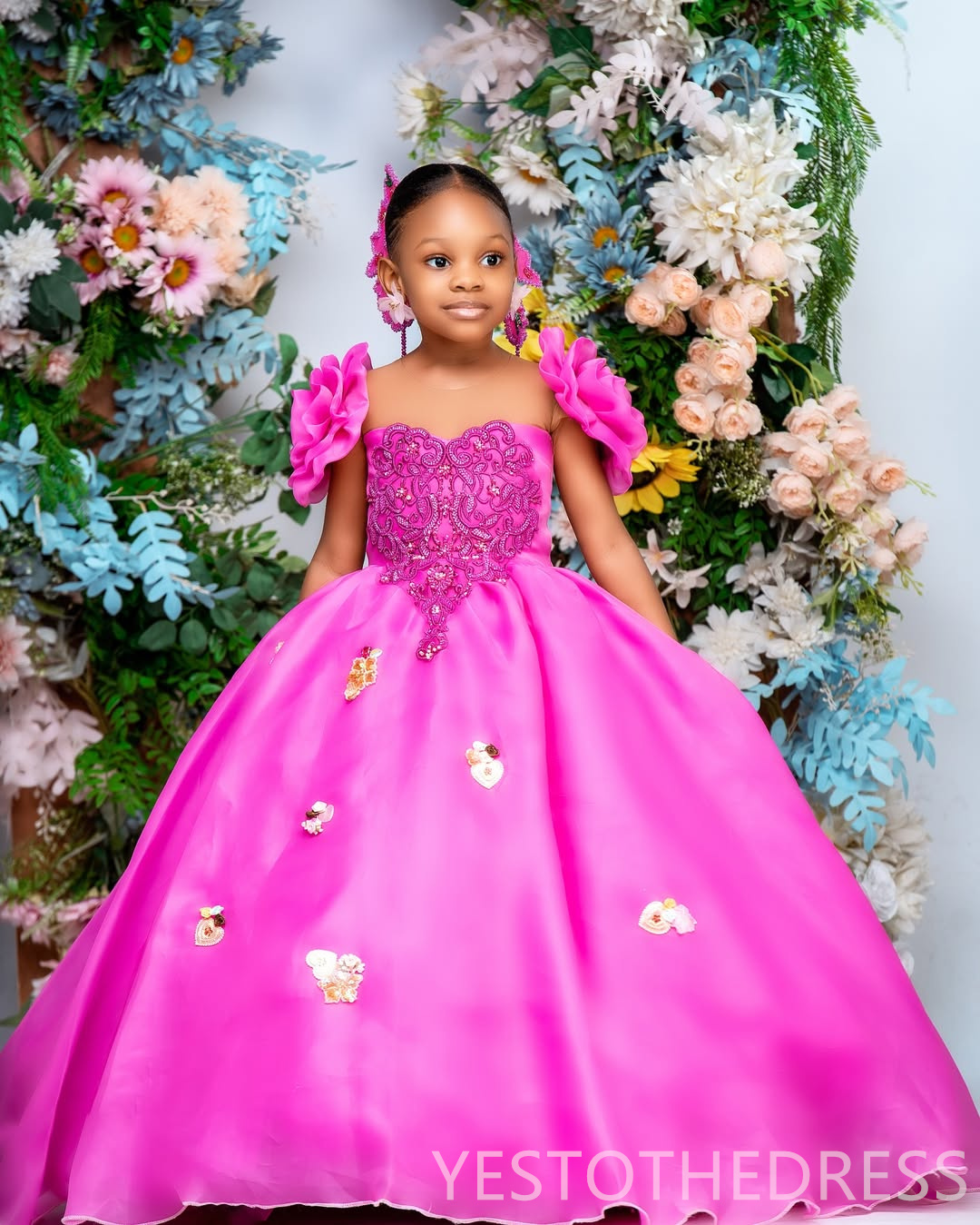 2026 Fuchsia Flower Girl Dresses Children Birthday Dress Illusion Sheer Neck Beaded Sequined Lace Appliqued Flora Tiered Tulle Ball Gown For Marriage 
