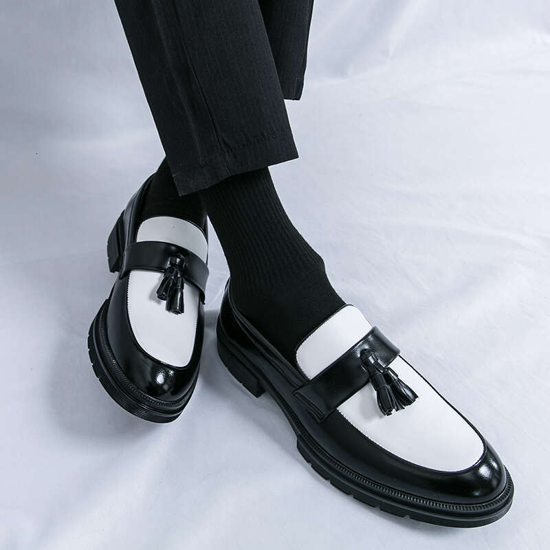 Large size new casual fashionable business formal shoes, men's wedding shoe covers, fringed small leather shoes
