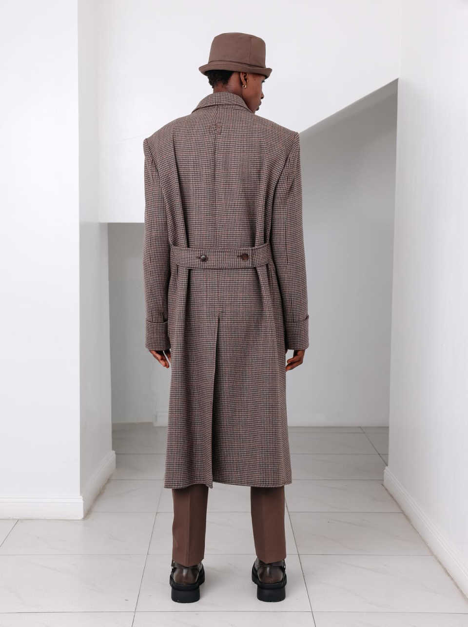 Modern Houndstooth Double Breasted Men Long Coat Peaked Lapel Jacket Blazer Winter Business Customized One Piece