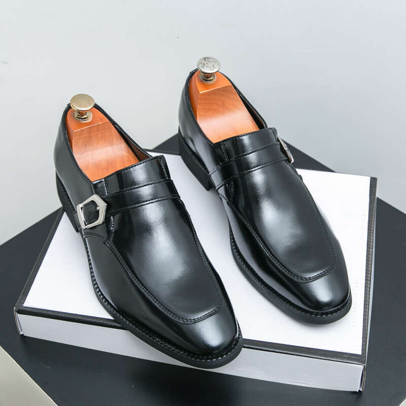 Large men's new casual fashionable foot covers, business formal leather shoes, trendy loafers