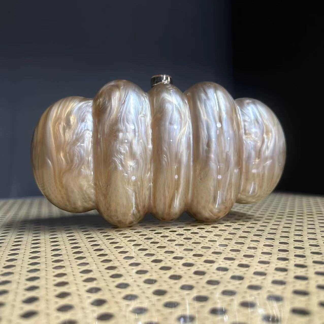 Womens New Pressure Bag Acrylic Dinner Bag Single Shoulder Oblique Cross Wedding Banquet Handheld Bag Chain Bag