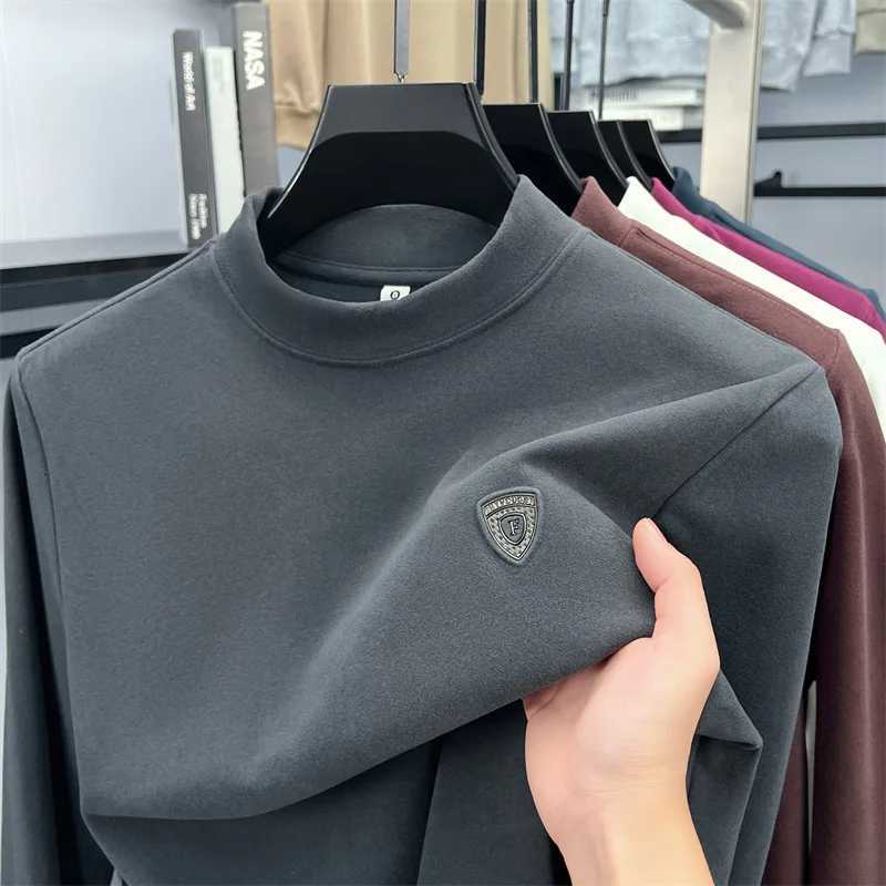 Luxury Quality Mens O-Neck Hoodie Solid Color Embroid Velvet Warm Long Sleeve Base Shirt Autumn Versatile Casual Trend Menswear W251106