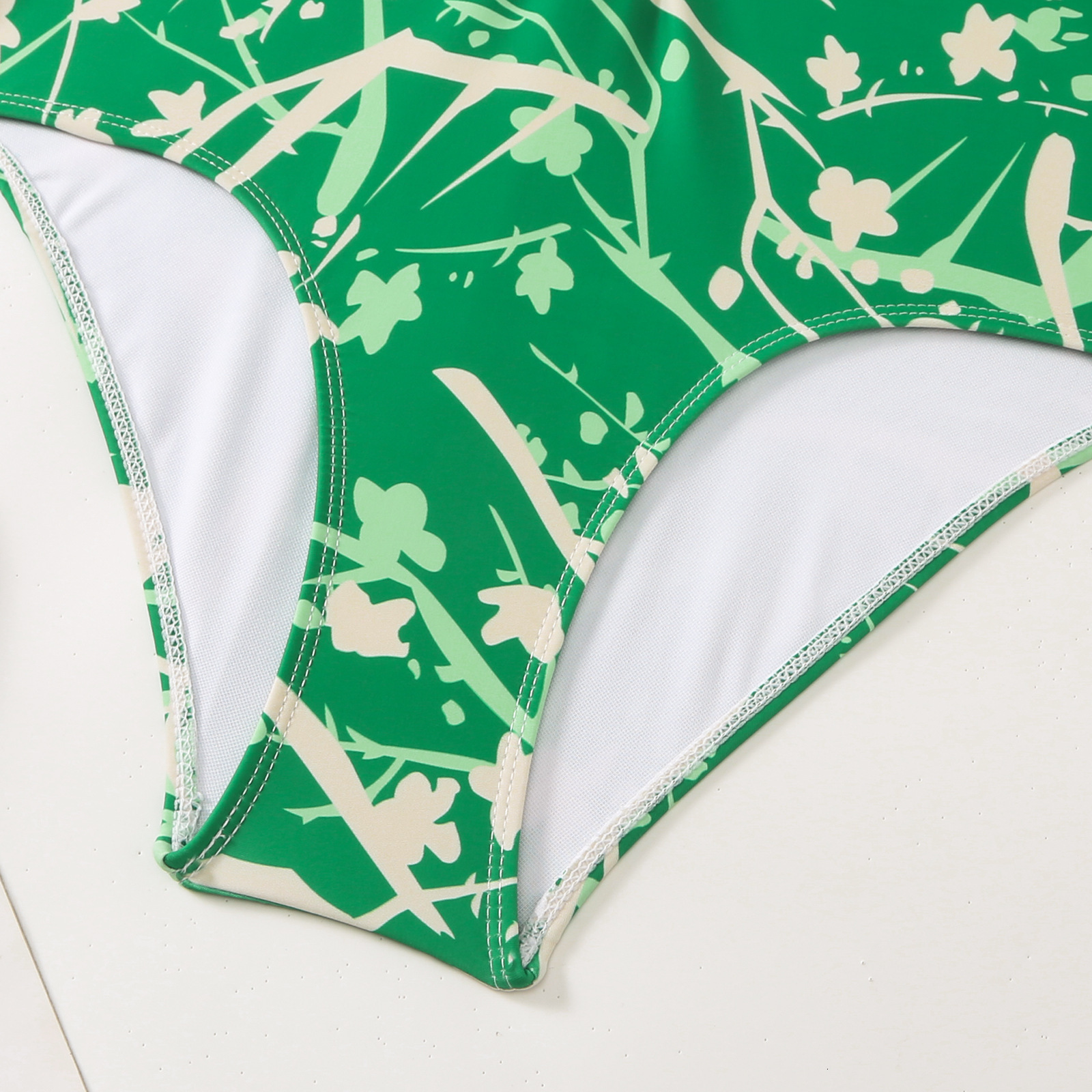 New one-piece swimsuit for women, conservative coverage, slimming effect, floral decoration, mesh wrapped skirt set, swimming suit