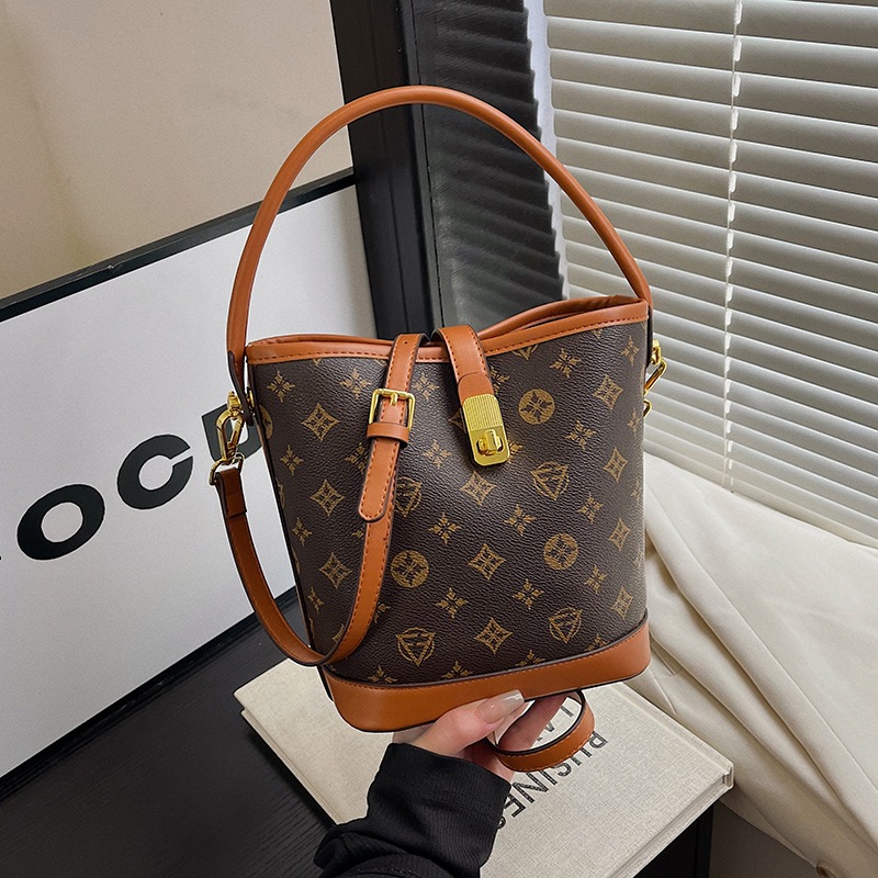 New bucket bag high appearance level with large capacity foreign leisure high-grade texture handbag presbyard bag
