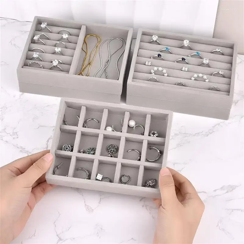 Velvet Jewelry Display Pouch - Portable Ring & Earring Organizer with Transparent Window