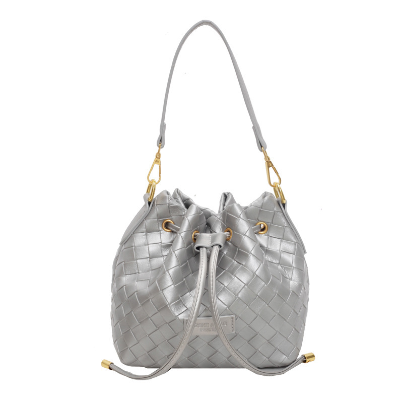 2025S Designer Women S Bag Korean Version Drawstring Crossbody For Women S Casual Woven Handbag Spring New Minimalist One Shoulder Bucket Bag