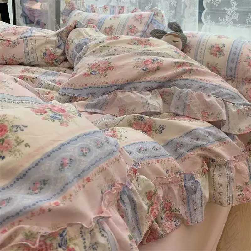 Designer Korean Style Princess Floral Bedding Set Washed Cotton Vintage French Pastoral Flowers Lace ruffles Duvet Cover Set Pillowcase Y251106