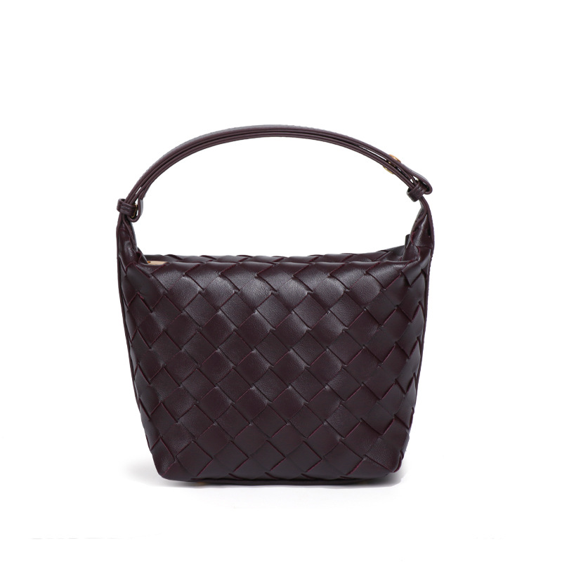2025 new Elegant hand-held lunch box bag fashionable hand-woven bag trendy and versatile casual shoulder bag soft leather texture underarm bag