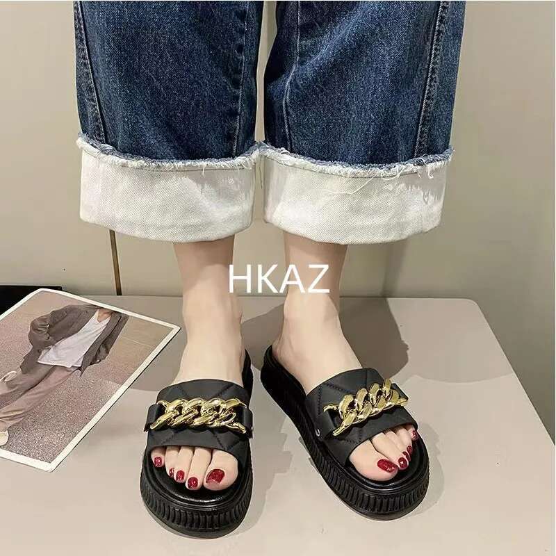2025 Summer New Women's Breathable Korean Leisure Outdoor Designer Fashion Anti slip Shoes Platform Beach Flat Shoes Home Furnishings