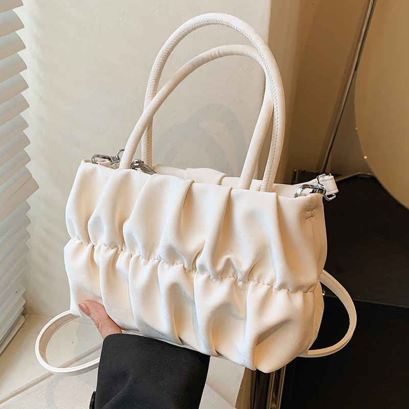2025S Designer Women S Bag Folded Cloud Women S Versatile Chain Tide Spring Summer New Handbag Small Cross Body Bag