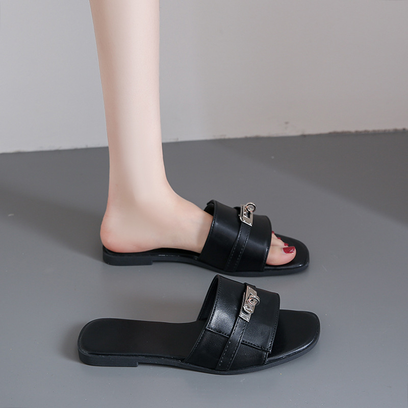 hot free shipping designer Sandals for woman fashionable and breathable outdoor slippers white beach shoes