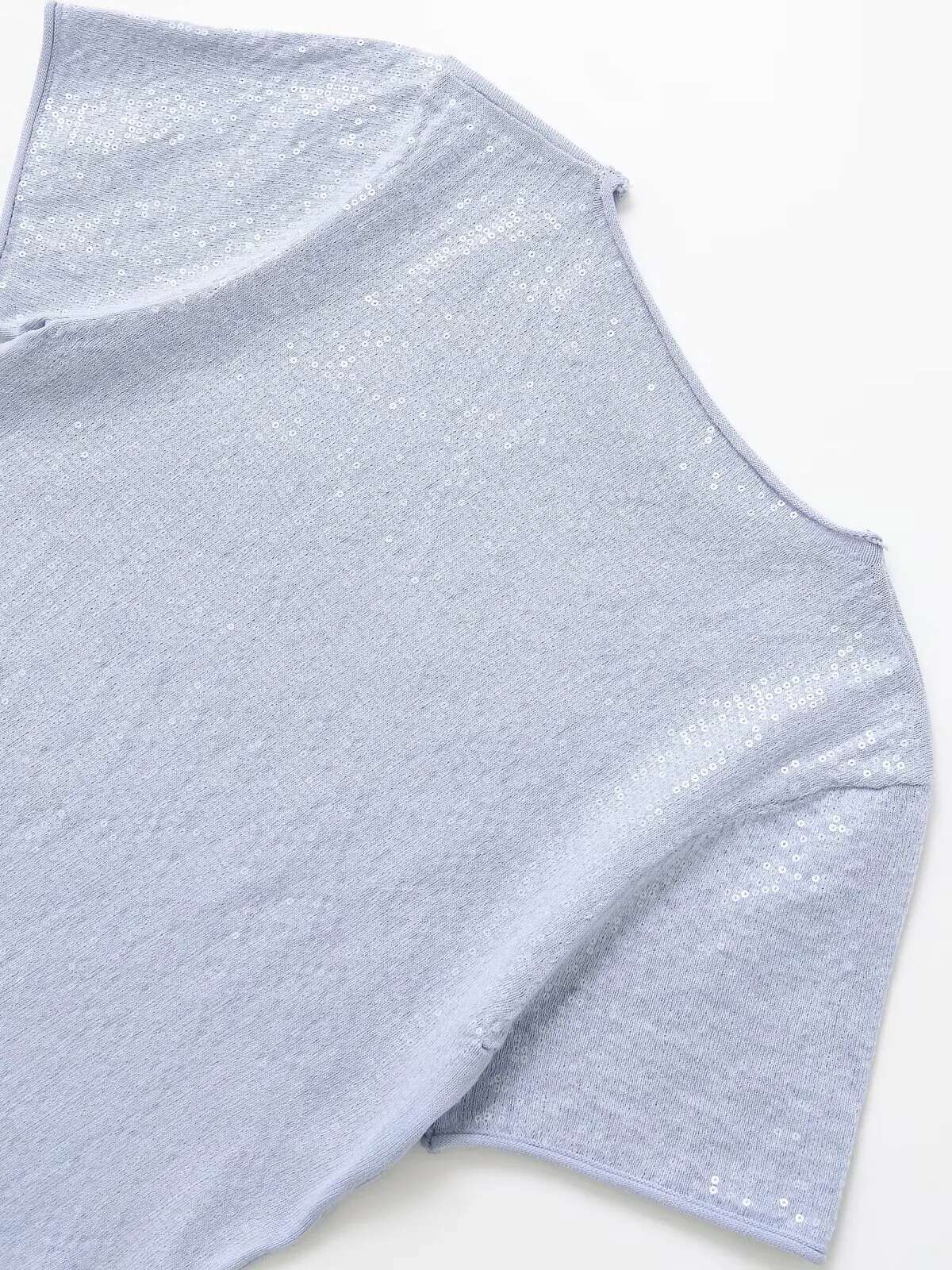 Women's Short Sleeve Crew Neck T - Shirt With Sequin Detaig For A Sparkg And Trendy Look