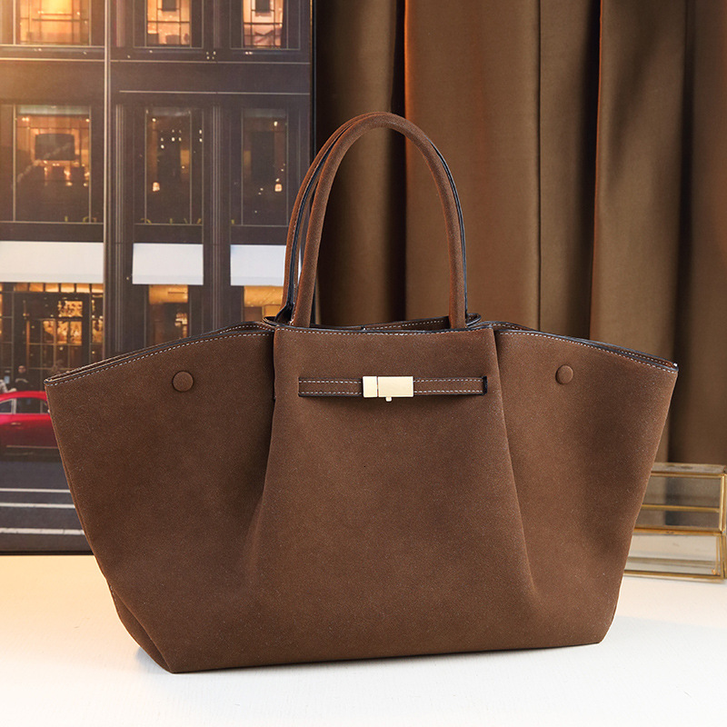 Autumn And Winter Frosted Texture Wing Large Capacity Women's Commuting Shoulder Bag, High-End Feel Handheld Armpit Bag