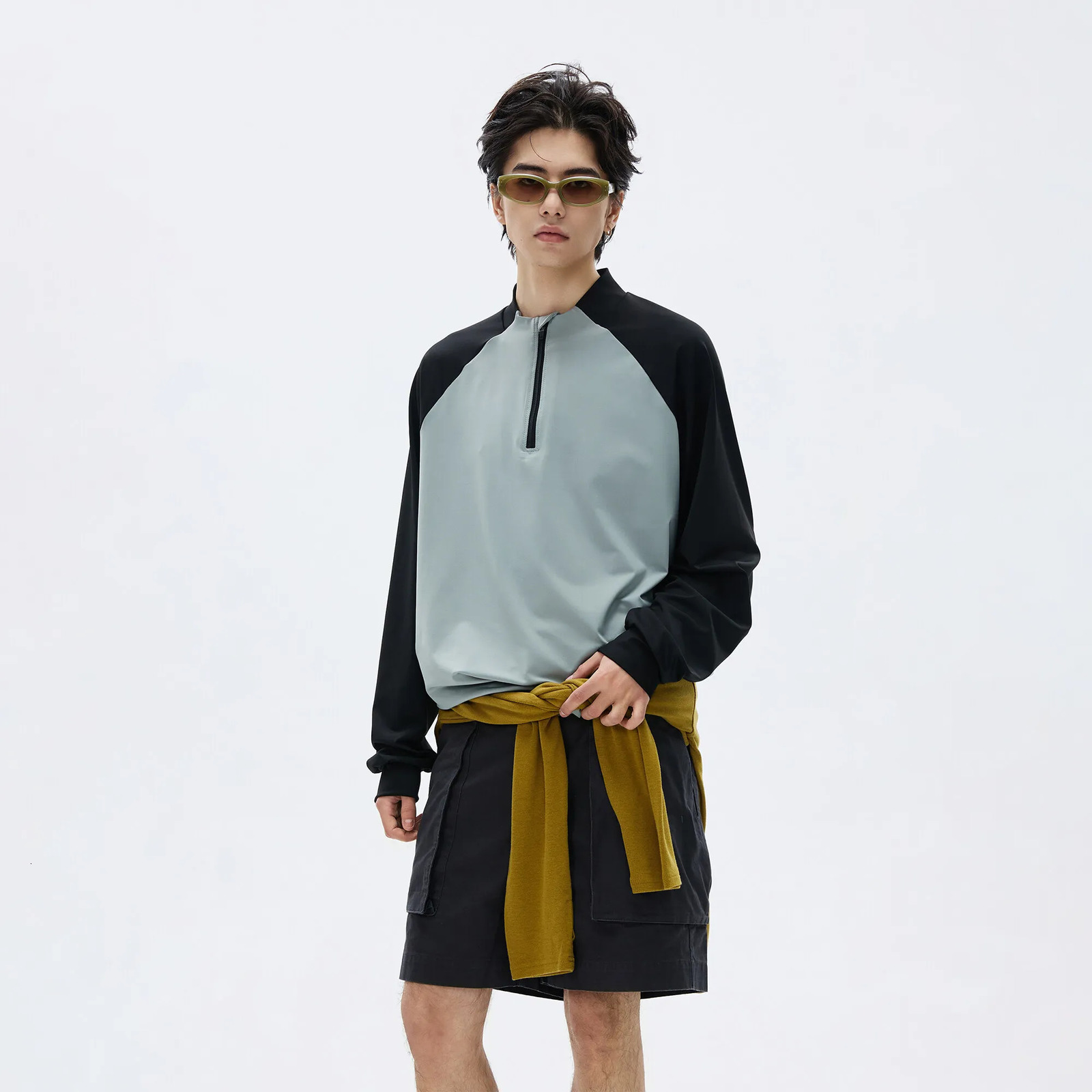 Mens long sleeved half zip color T-shirt -4-way stretch fabric and contrast board navy blue/black and white for gym/casual use 250402