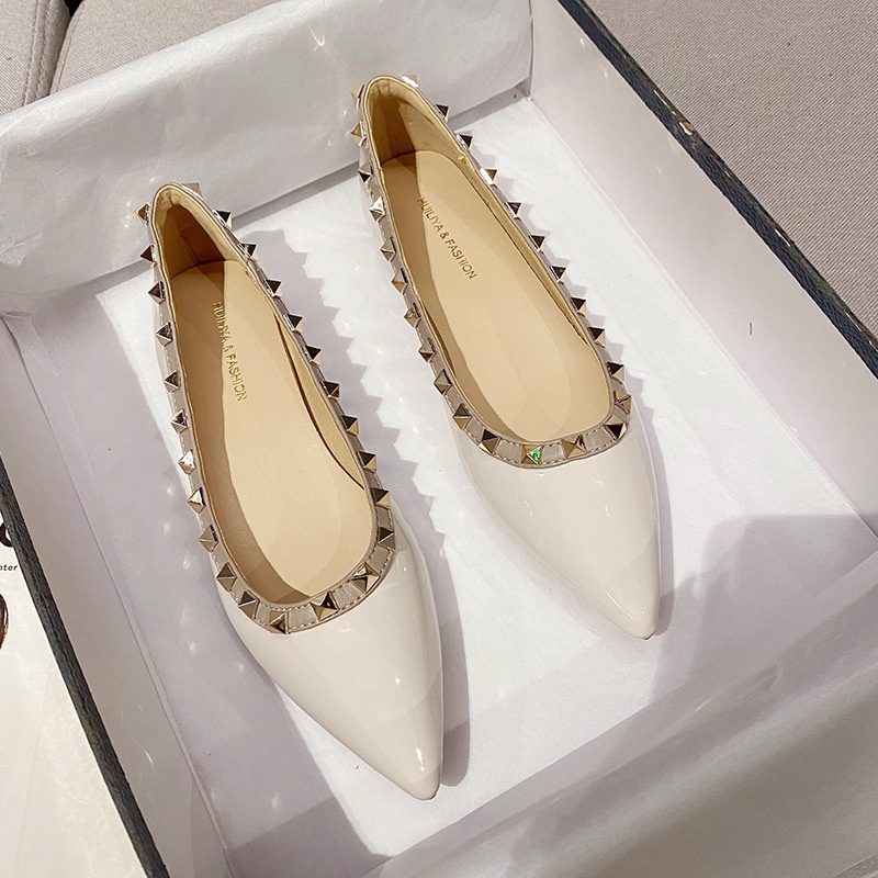 free shipping 2025new designers sandals for womens ladies Sharp rivet flat bottom soft bottom raised inside fashionable casual versatile size 35-43 fo