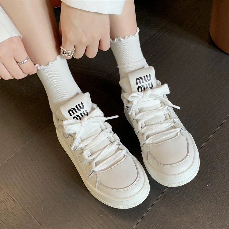 designer shoes 2025 new Women's flat-soled, thin breathable, niche small white shoes
