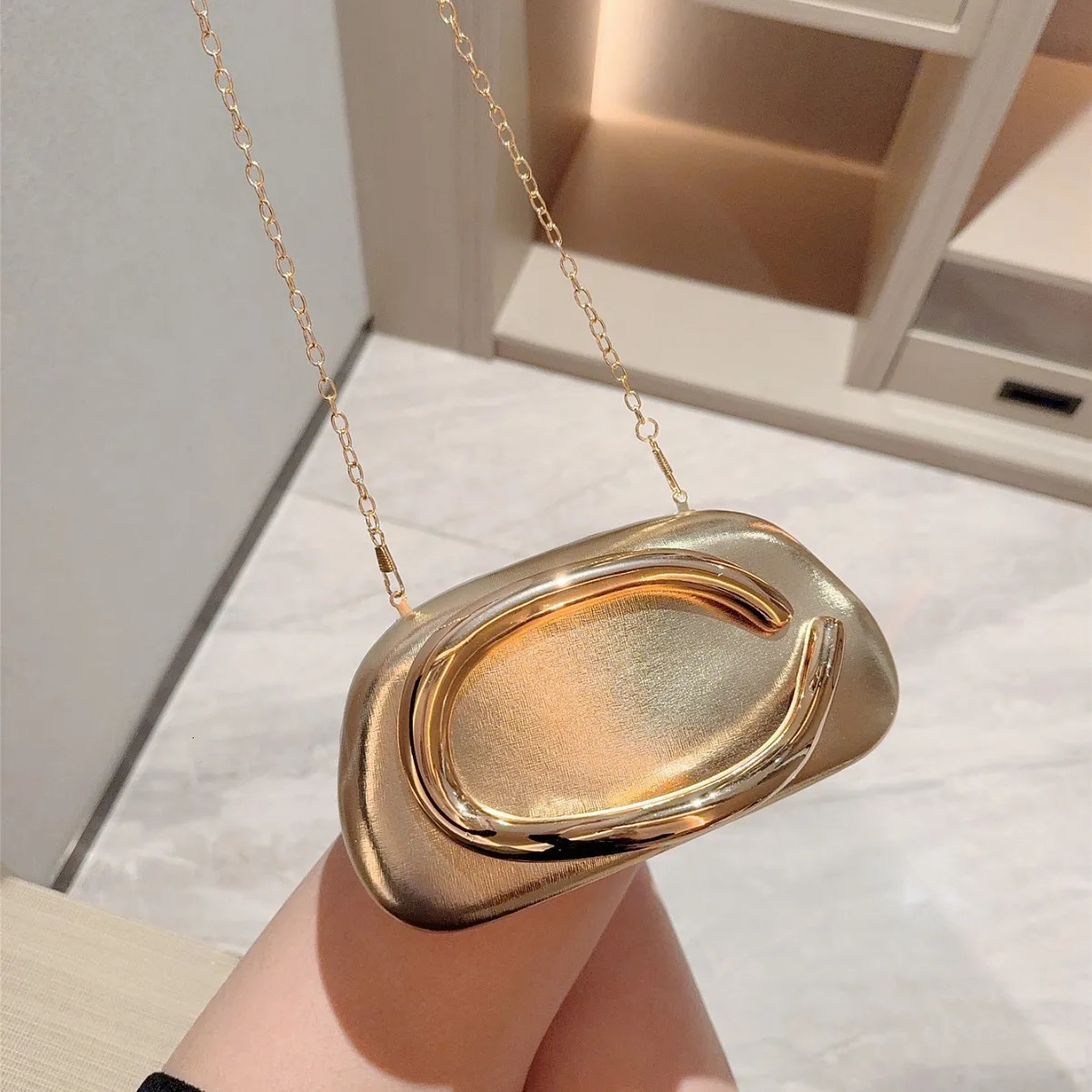 Golden metal closure box clutch bag womens evening dress party cute wallet handbag deep red beige spring fashion
