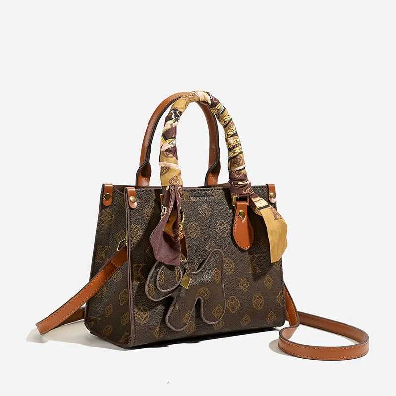 Simple Elegant Clutch Bag For Women With Fashionable Design And Minimalist Solid Color AppealW251106