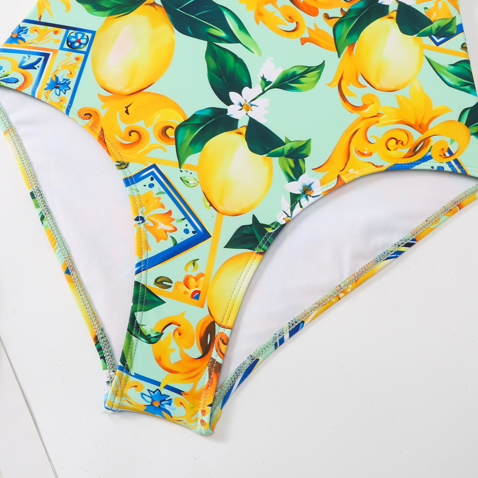 2025 new one-piece for women, conservative coverage, slimming effect, lotus leaf edge hanging feeling, wrapped skirt vacation swimsuit