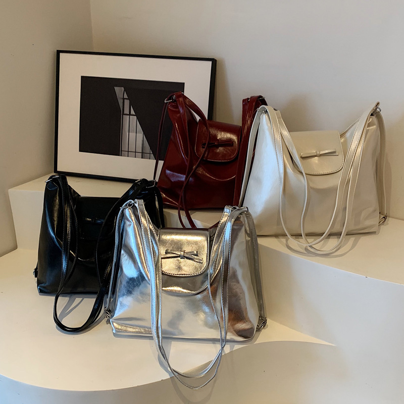 2025S Designer Women S Bag Large Capacity Underarm Bag For Bags New Fashionable Simple Tote Women S Bag Casual And High End Backpack