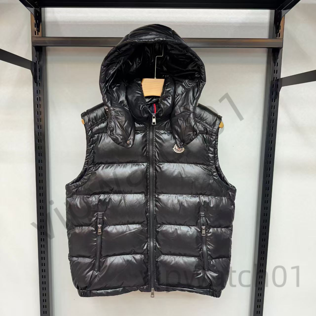 Monclerpufferjacket Vest Designer Gilet White Duck Down Puffer Luxury Down Moncleur Woman Womens Feather Filled Material Vest Graphite Couple Moncleae cad