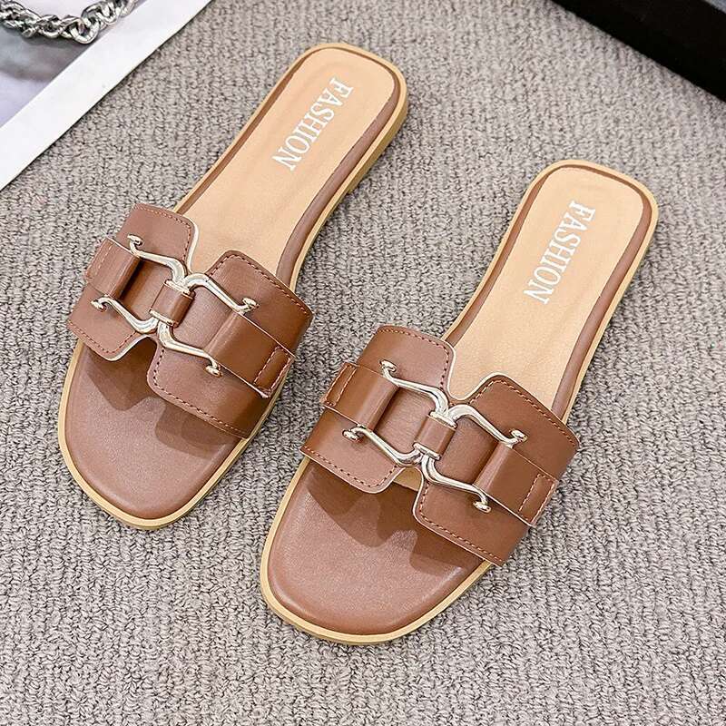 2025 New European and American Style Designer Summer Fashion Outward Flat Casual Horse Buckle Temperament A Slipper Women's Trendy Sandals1