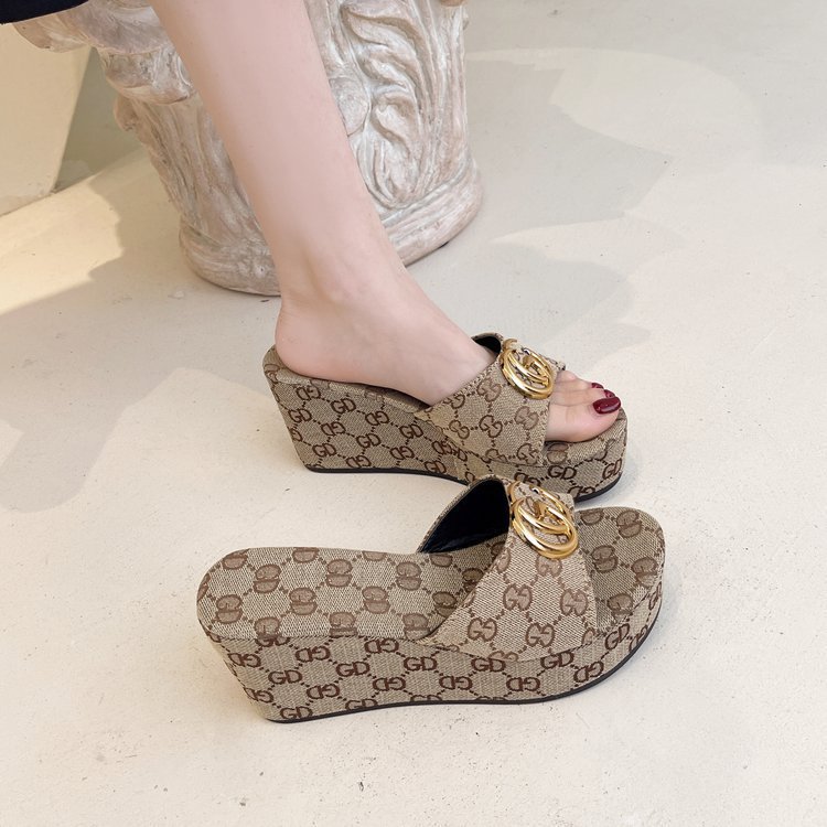 designer shoes 2025 new Women's summer thick-soled wedge heel sandals for outdoor wear lettered one-strap high-heeled sandals with fashionable me