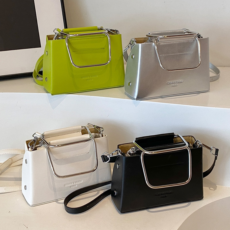 2025S Designer Women S Bag Hand Carried Large Fashionable Women S Texture Crossbody Summer New Ins Small Square Commuting Korean Version Shoulder Bag