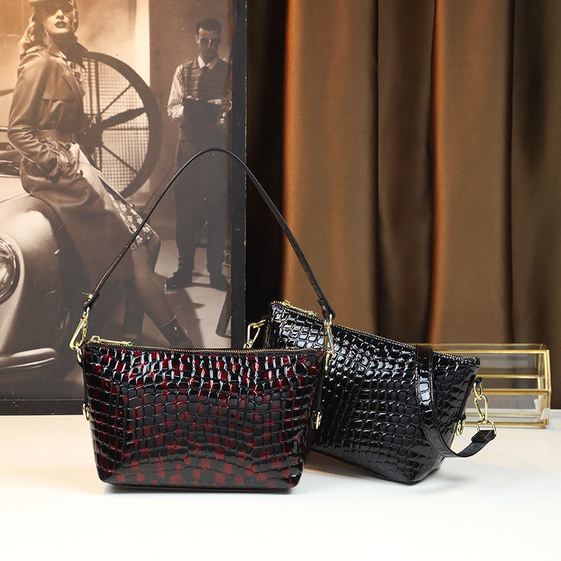 New Versatile Armpit With Color Changing, Fashionable And Atmospheric Style, Carrying Crossbody Bag 1025 24-8-13