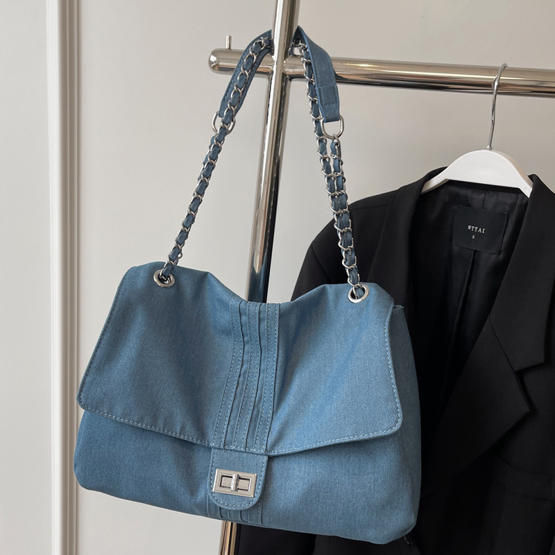 2025S Designer Women S Bag Cowboy Cloth Women New Fashionable Large Capacity Portable Shoulder With A High End Feel For Work And Commuting Tote Bag