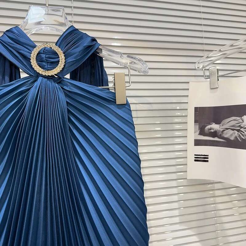 Fashion Heavy Industry Pleated Halter Sleeveless Dresses For Women Elegant Backless Dress Female New Items 11A03621