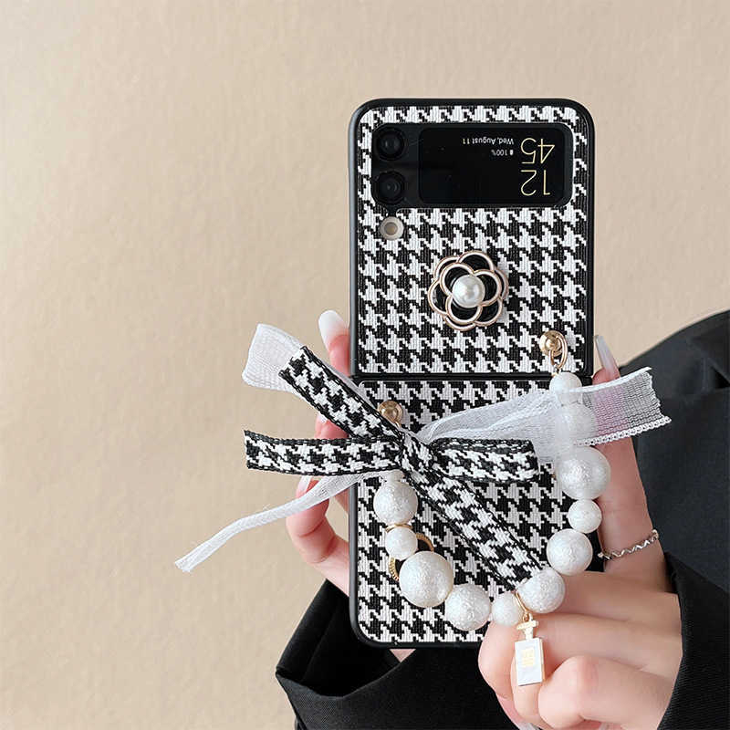 Black and White Houndstooth Luxury Style Phone Case for Korean Z Flip 4 Women Foldable Flip Cover Handheld Camellia J251202