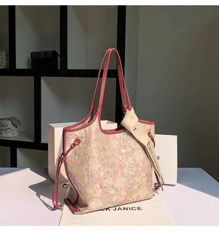 Design High Quality Large Capacity Tote Fashion Embroidery Bucket Women Handbag Shoulder Underarm Bag Lady Purse