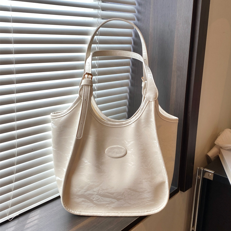 2025S Designer Women S Bag Bag For Women New Style Popular This Year Large Capacity Tote Casual Solid Color Shoulder Bag College Student Handbag