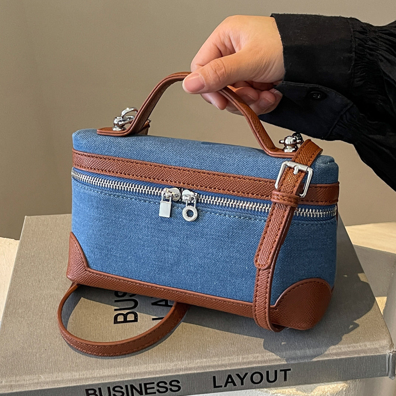 2025S Designer Women S Bag Color Blocking Box Summer High End Texture Simple Envelope Versatile Hand Held Shoulder Bag For Women