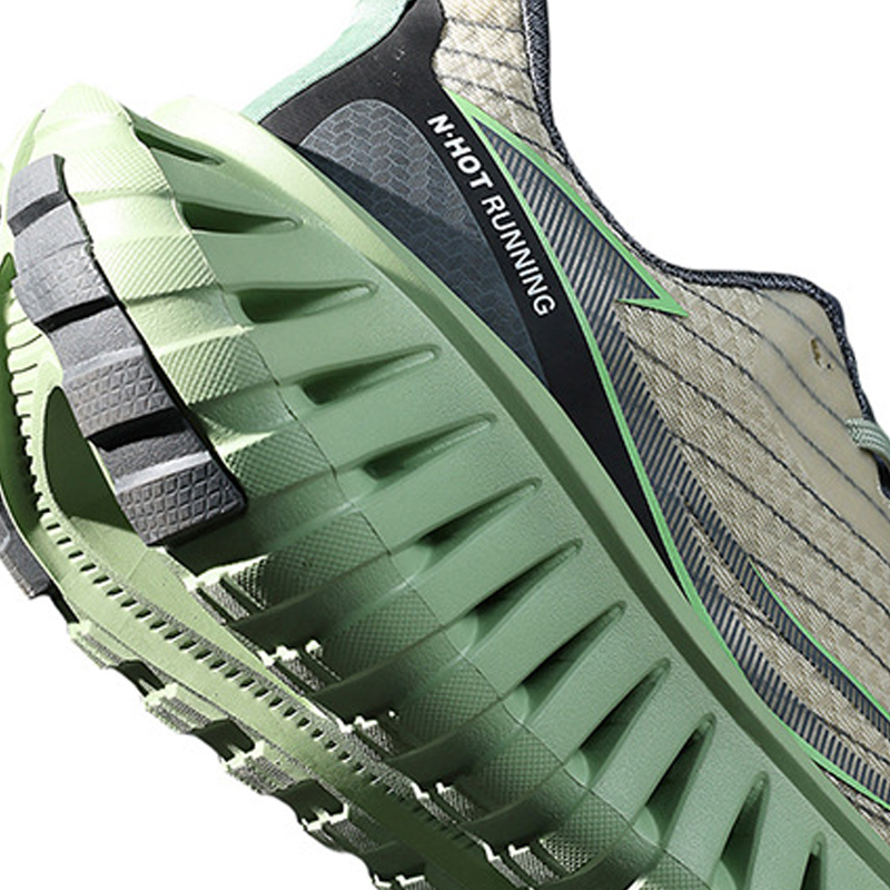 Men's shoes mesh breathable sports shoes Outdoor soft sole lightweight sneaker for teenagers running training trendy shoe