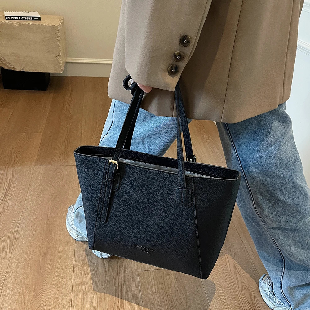 Large Capacity Bag Womens Versatile Fashion Handbag Shoulder Bag Textured Work Commuting Tote Bag 251110