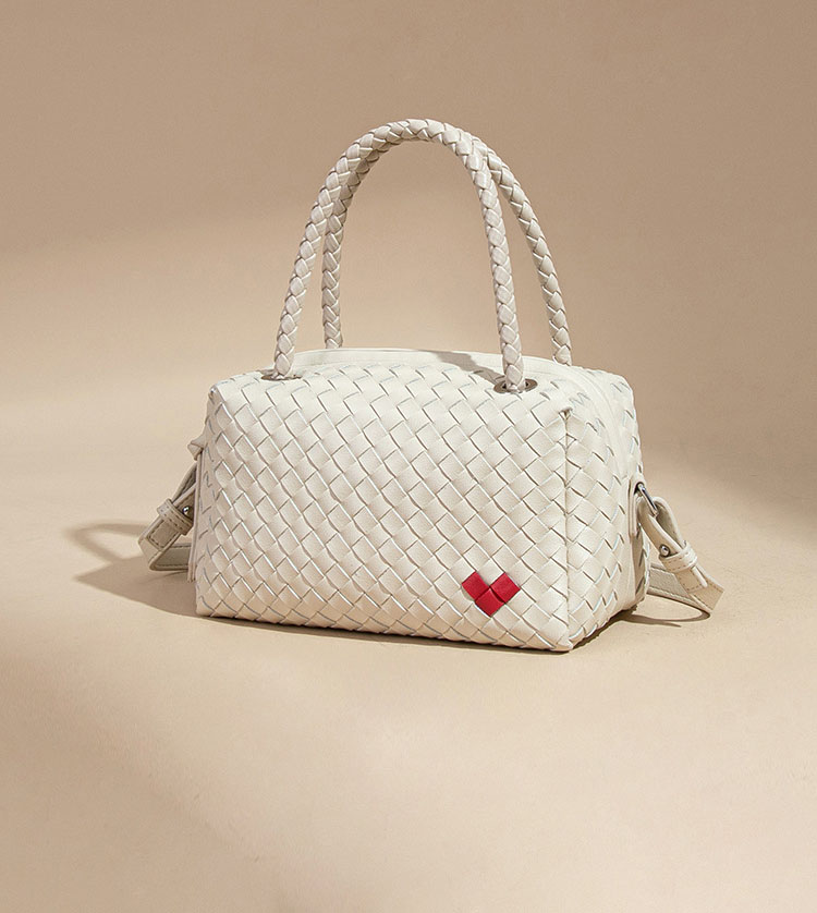 2025 Fashion Style Love Knitted Pillow Bag Casual Boston Handbag for Women Large Capacity Single Shoulder Crossbody Bag