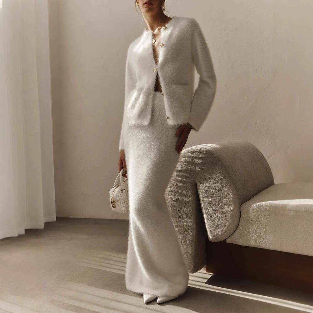 Cross-Border Plush Long-Sleeve European and American 2025 Autumn Winter New Single-Breasted Cardigan Half-Length Skirt Set