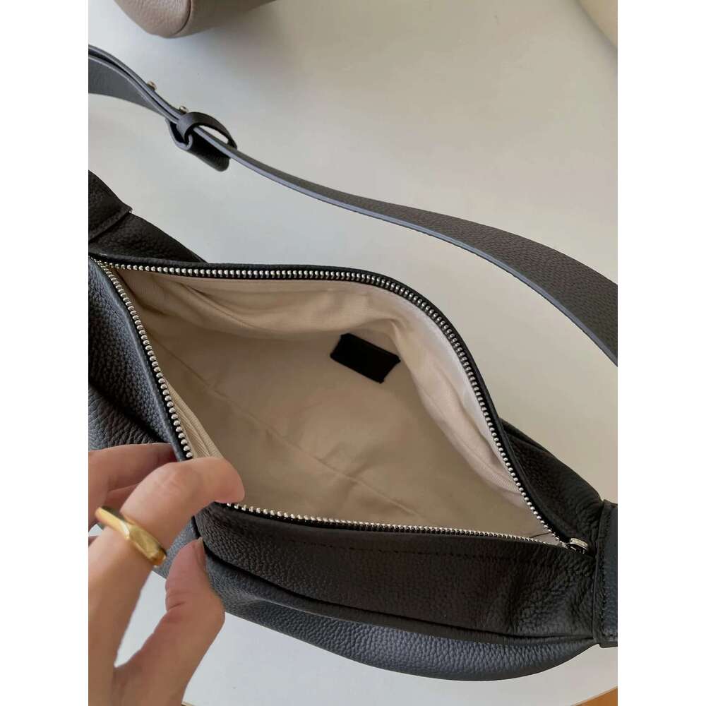 Ins Chic Elegant Banana Pea Shape Leisure Dumpg Hobo 100% Real Leather Women Crossbody High-End Messenger Bag