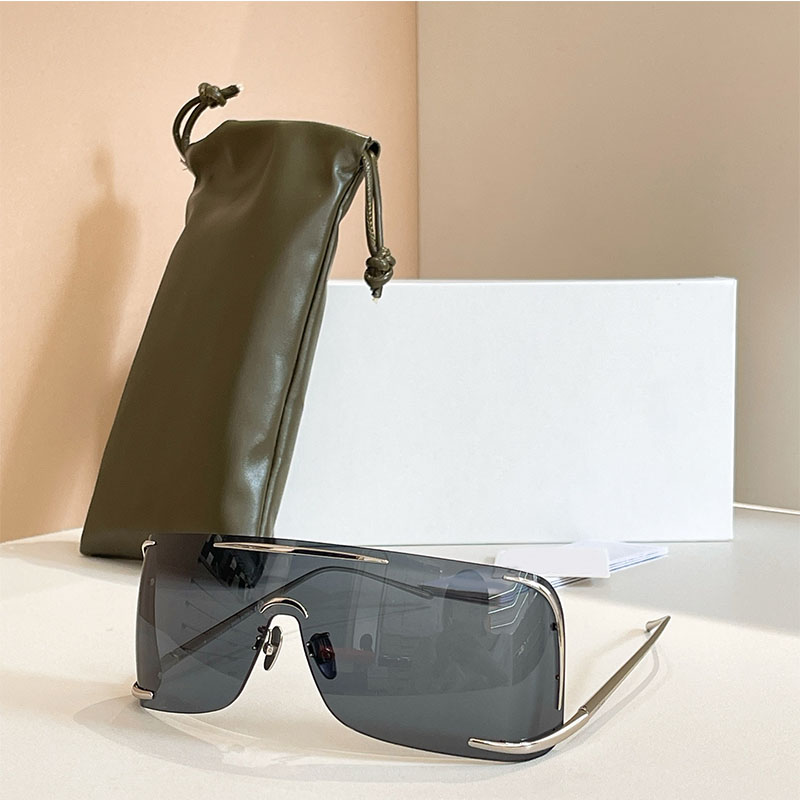 Shield Mask Sunglasses Designer Mens Womens Luxury sunglasses LW40193 Light Metal Structure Fashion Avant garde Trend Goggles Style UV Protection Random Box