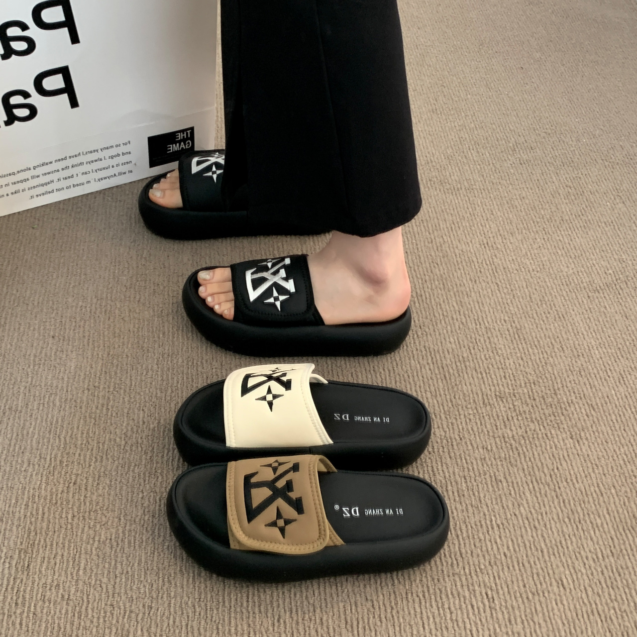 Free shipping designer women's summer super soft cool slippers, thick-soled flip-flops, Korean version, trendy and trendy outerwear half-slippers