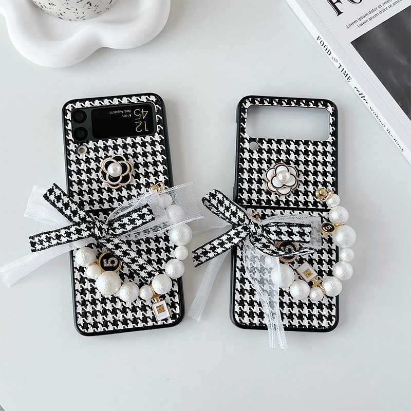 Black and White Houndstooth Luxury Style Phone Case for Korean Z Flip 4 Women Foldable Flip Cover Handheld Camellia J251202